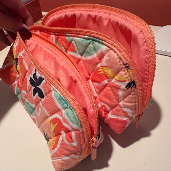Vera Bradley NWOT Coral Quilted Cosmetic Pouch Set - Picture 4 of 5